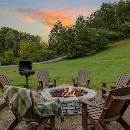 Hot Tub Fire Pit Game Room Theater Easy Access Sleeps 12 - Black Bear Lodge Pigeon Forge Buitenkant foto