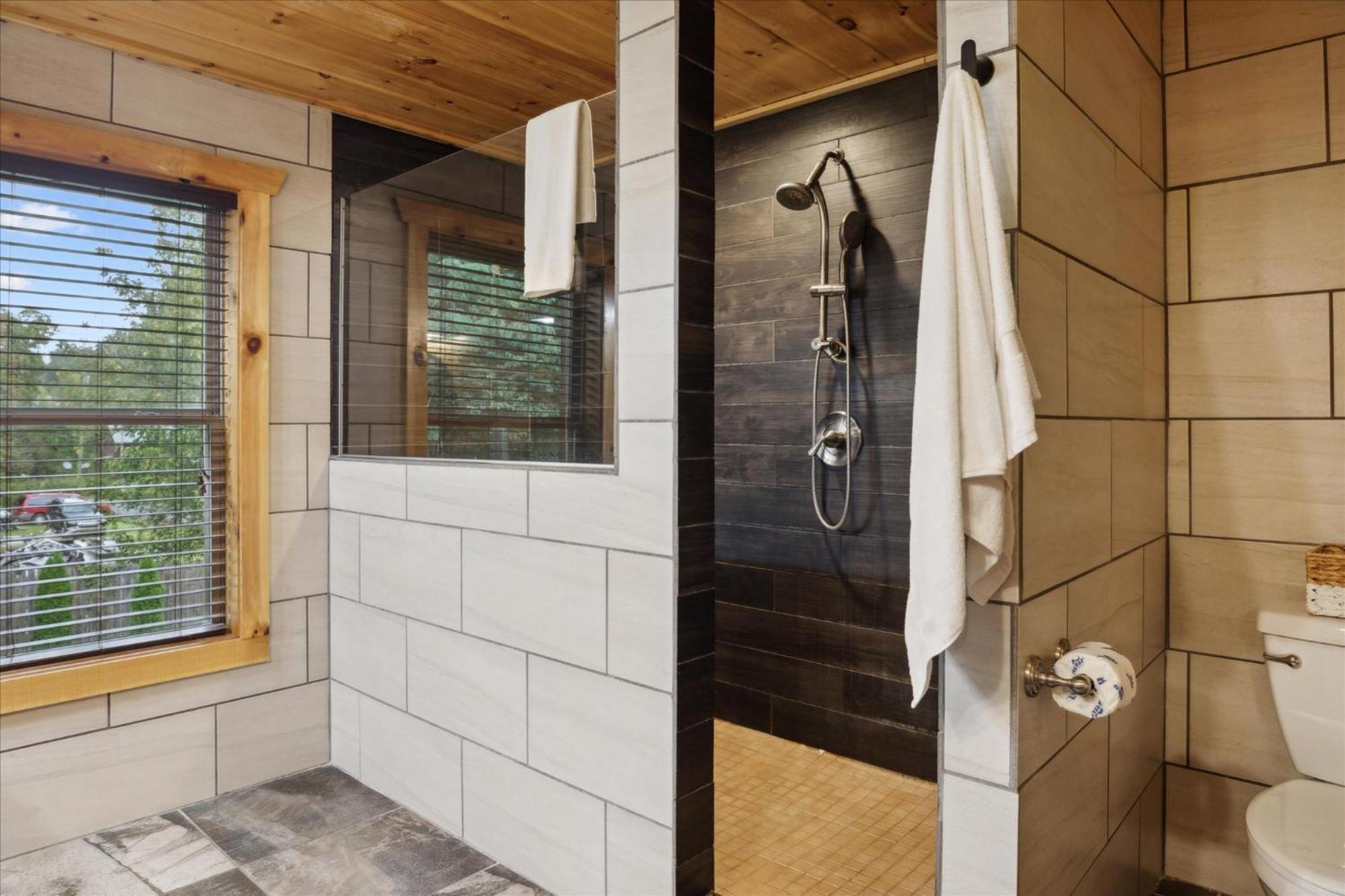 Hot Tub Fire Pit Game Room Theater Easy Access Sleeps 12 - Black Bear Lodge Pigeon Forge Buitenkant foto