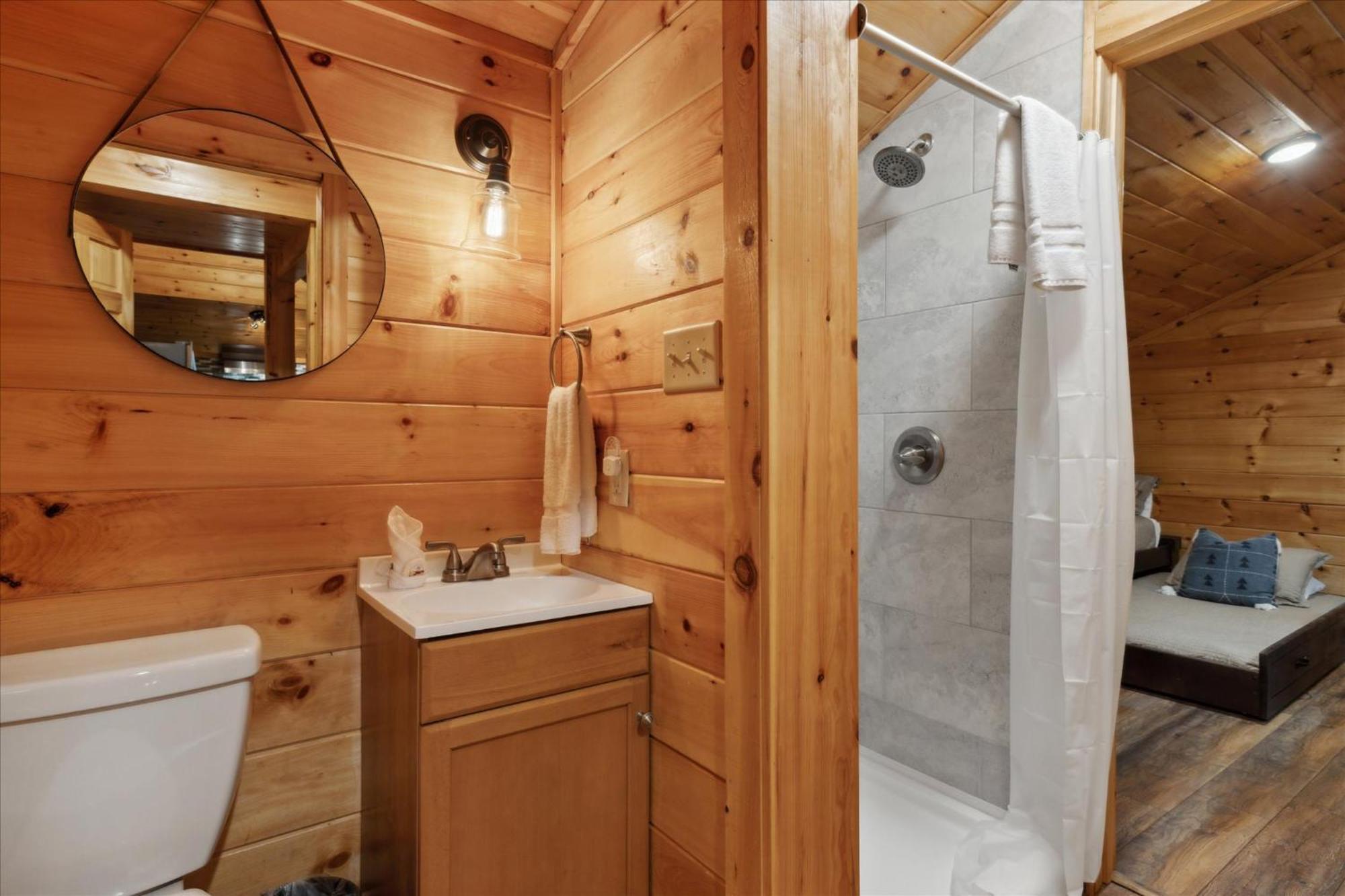 Hot Tub Fire Pit Game Room Theater Easy Access Sleeps 12 - Black Bear Lodge Pigeon Forge Buitenkant foto
